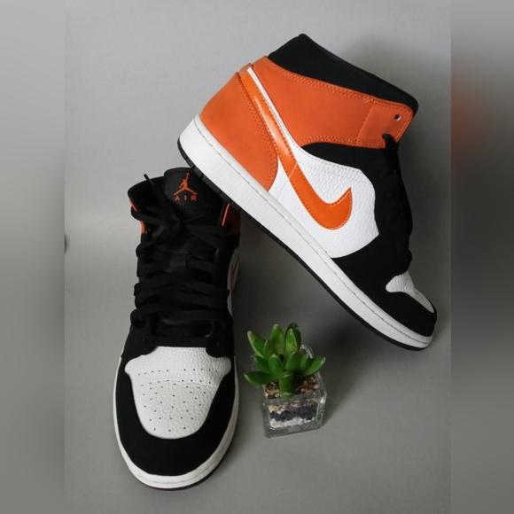 Nike Air Jordan 1 Mid \'Shattered Backboard\' Shoes Men Black  orange White main image 6